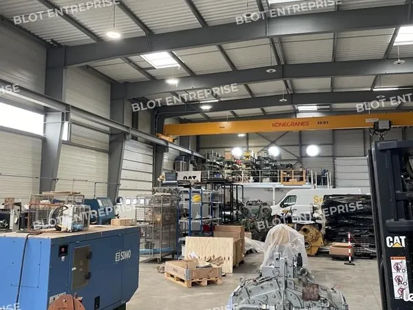 Local d'activité 895 m²
