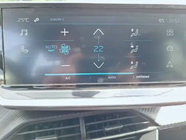 Peugeot 208 electrique 50 kwh 136ch — photo 41