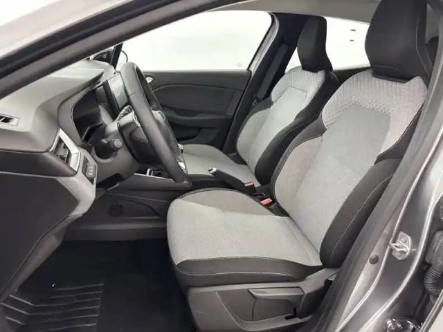 Renault Clio blue dci 100 ch — photo 9