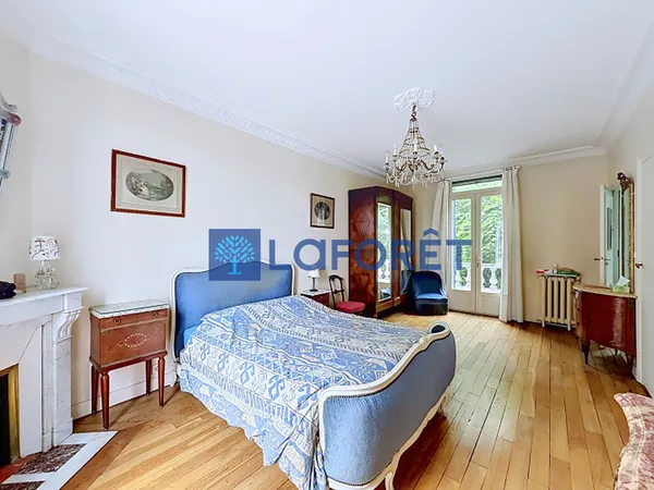 Maison 8 pièces 170 m²