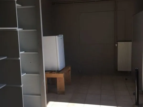 Bureau et espace de travail Location Violaines  12m² 200€