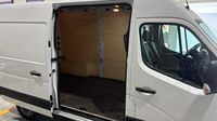 Renault Master F3500 L2H2 2.3 Blue dCi 135ch Confort Euro6 — photo 20