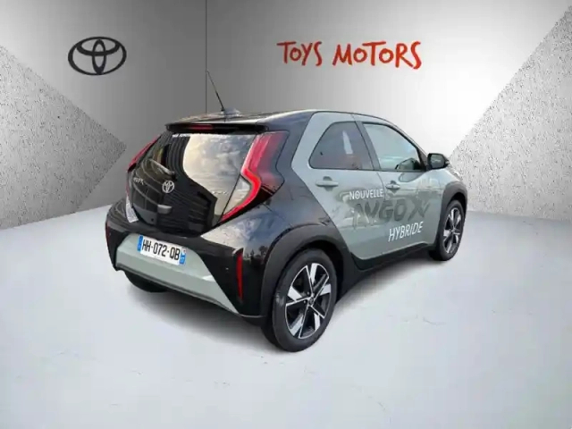 Toyota Aygo hybride 116h graphic crossover graphi — photo 5