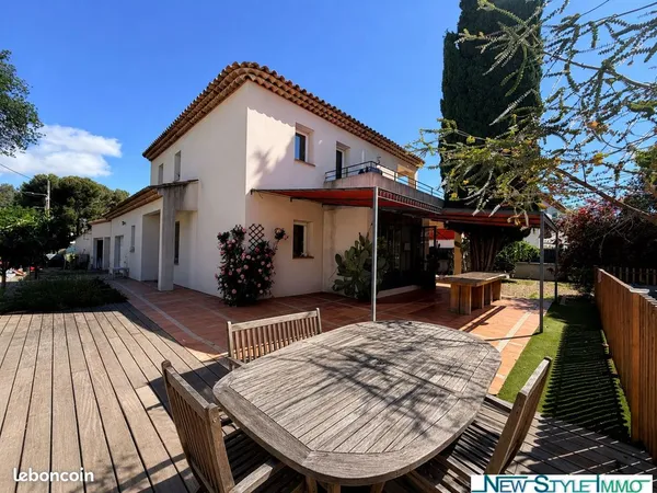 Propriété 7 pièces 165 m²
