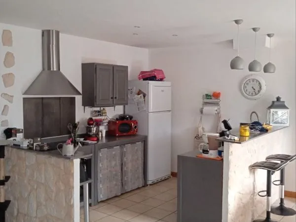 Maison de ville 75m2 grand garage clim réversible poêle à bois