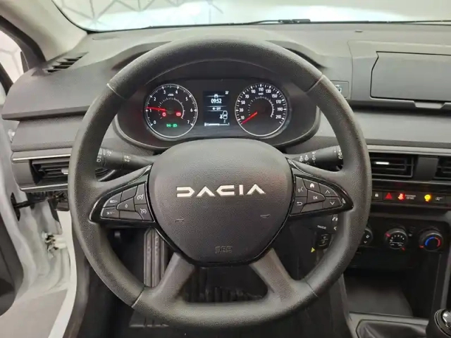 Dacia Sandero sce 65 — photo 32