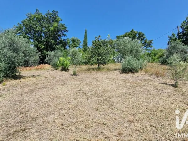 Terrain 464 m²
