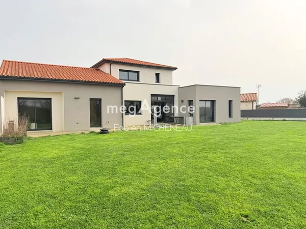 Maison d'architecte - Beaupreau - 160 m² - 5 pièces