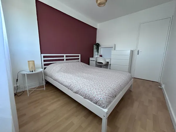 Chambre 4 pièces 81 m²