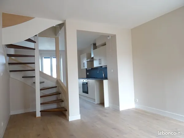 Duplex non meublé