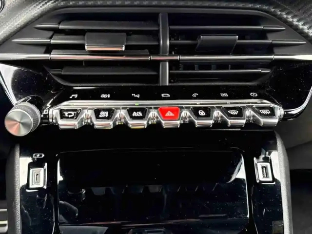 Peugeot 2008 1.2 puretech 130ch s&amp;s gt eat8 — photo 15