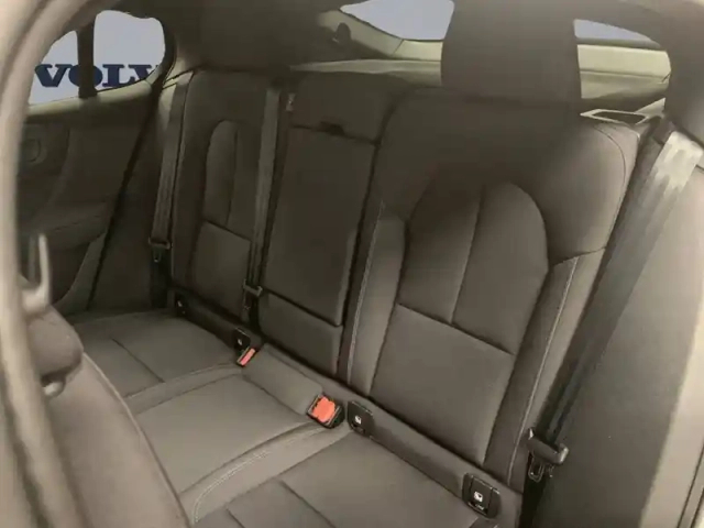 Volvo C40 recharge 238 ch 1edt — photo 32