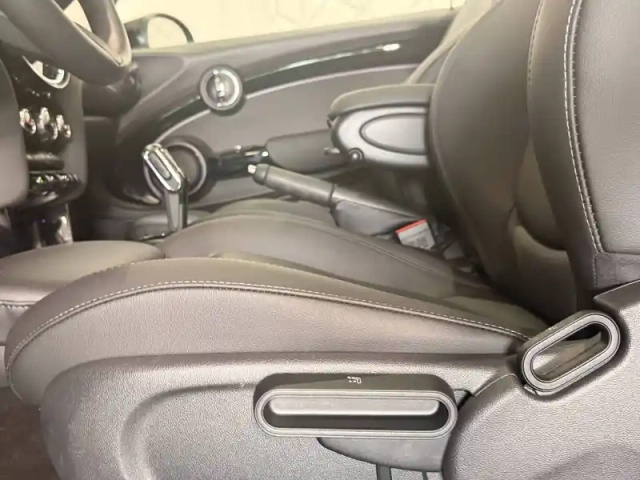 Mini Mini hatch 3 portes cooper 136 ch dkg7 — photo 36