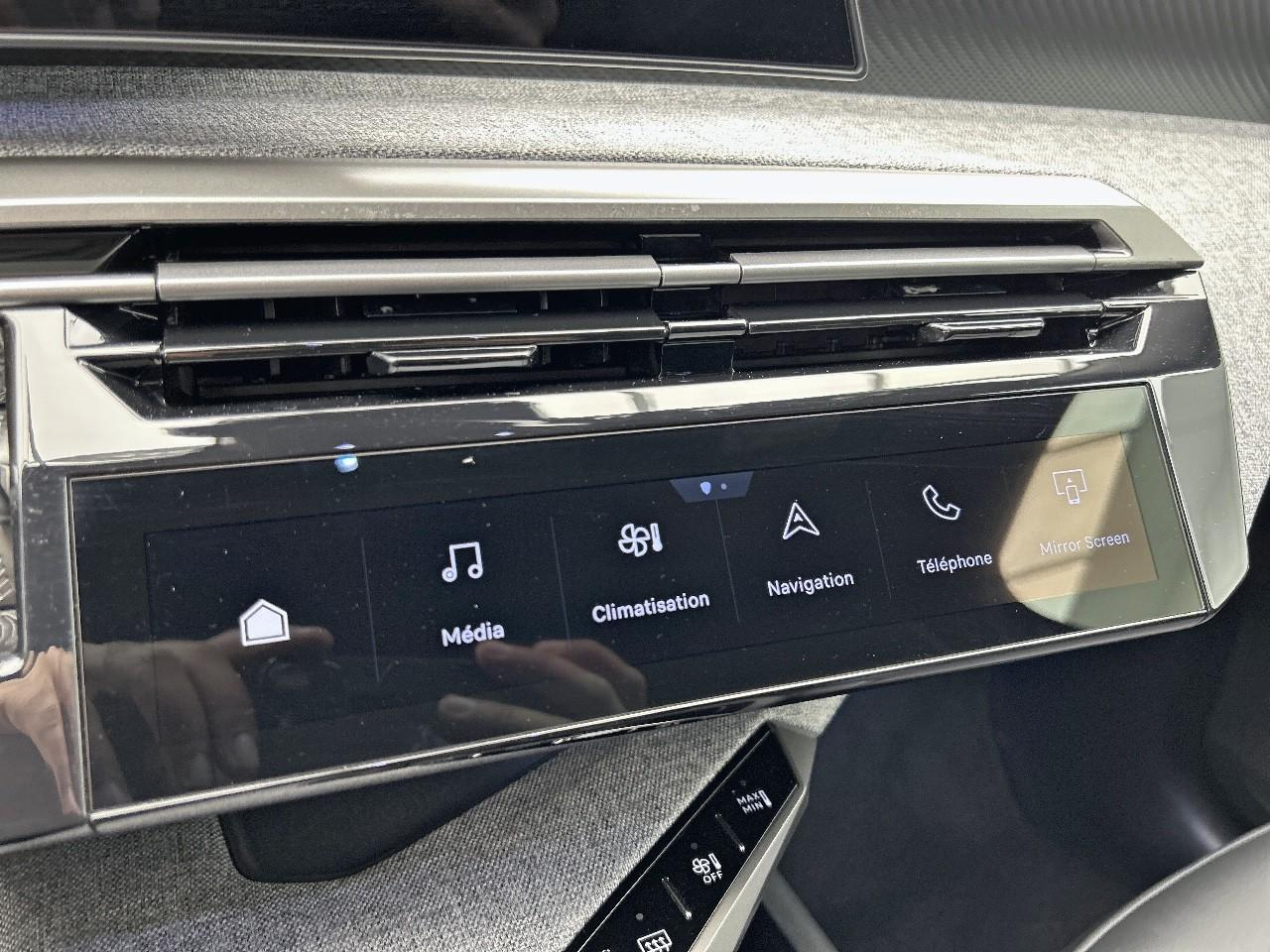 Peugeot 308 hybrid 145 e-dcs6 allure — photo 17