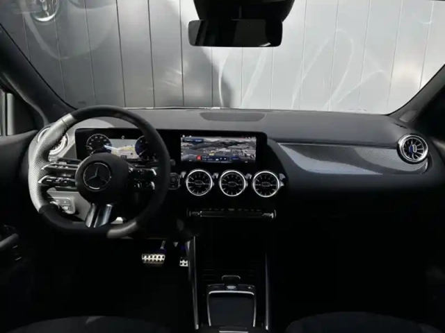 Mercedes Gla 200 d amg line — photo 48
