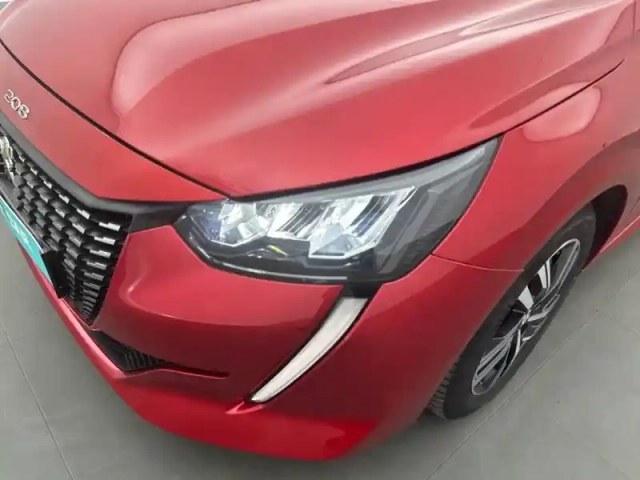 Peugeot 208 puretech 100 s&amp;s bvm6 — photo 16