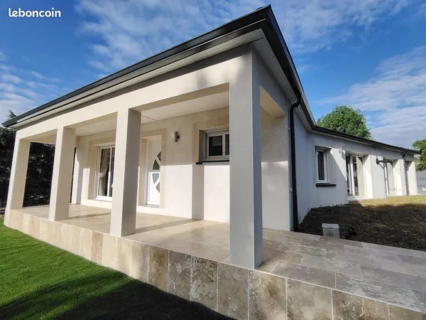 Maison de 2016 - 107 m² - 3 chambres - Garage - Aucun travaux - Sans vis-à-vis - Domérat