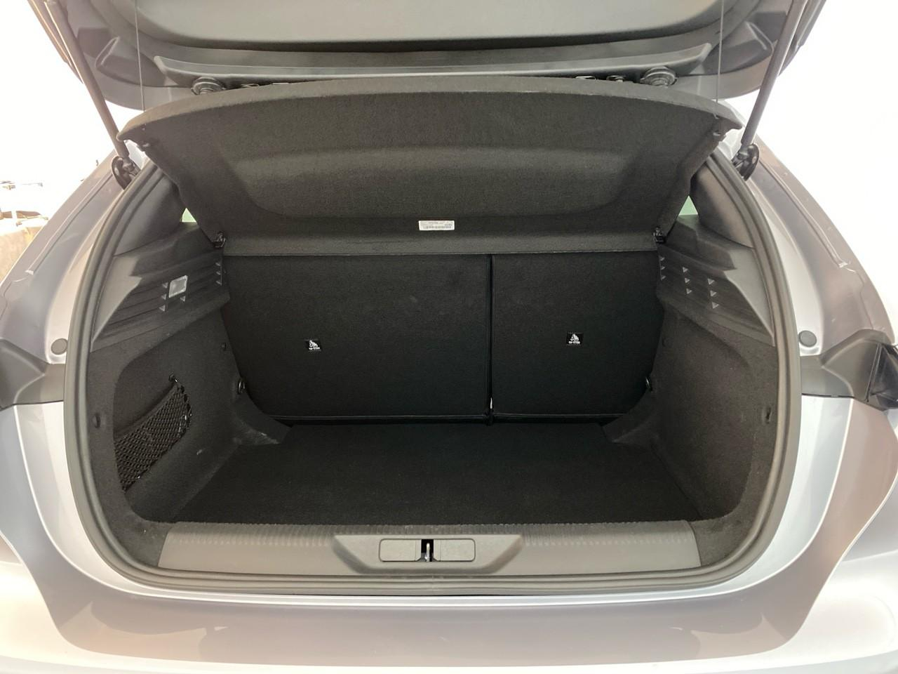 Peugeot 308 hybrid 145 e-dcs6 allure — photo 6
