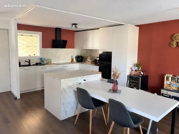 Maison rénovée de 80 m² avec jardin, garage et 3 chambres - Gignac