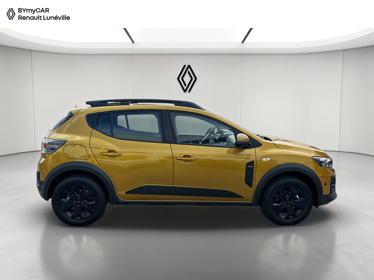 Dacia Sandero Hybrid 155 — photo 6