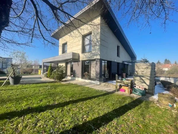 Immeuble 324 m²