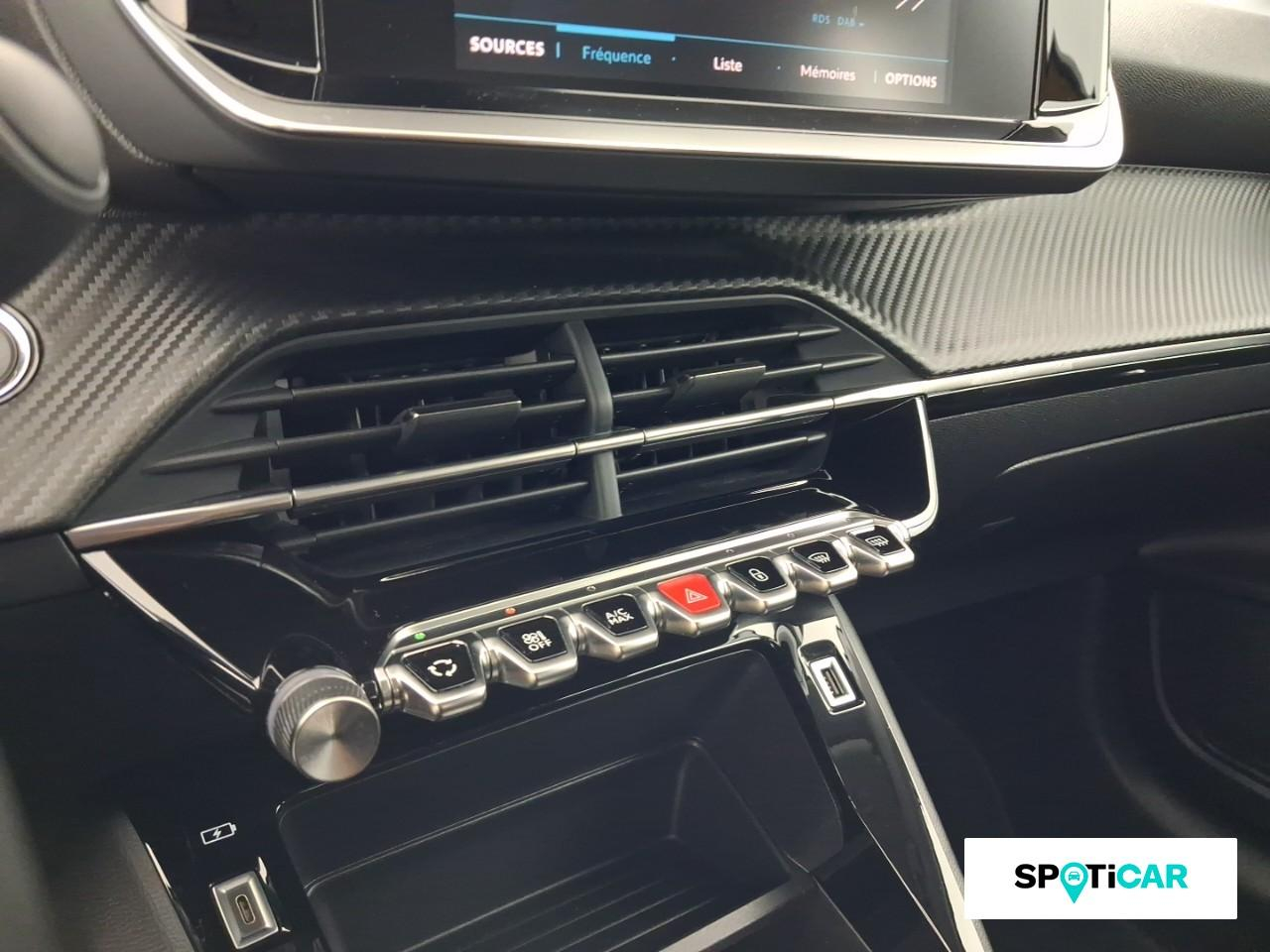 Peugeot 208 e-208 136ch like — photo 15