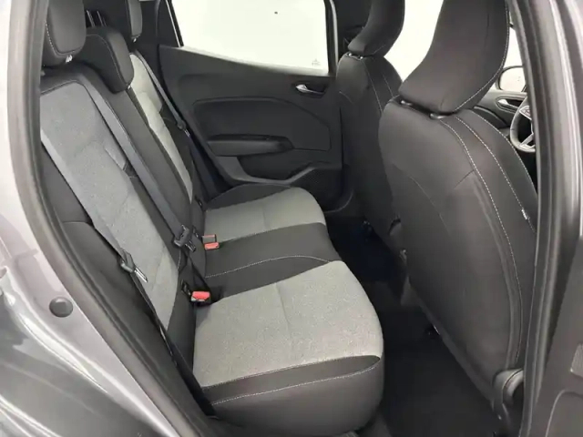 Renault Clio blue dci 100 ch — photo 16