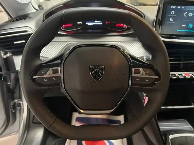 Peugeot 208 1.2 100ch s&amp;s style — photo 11