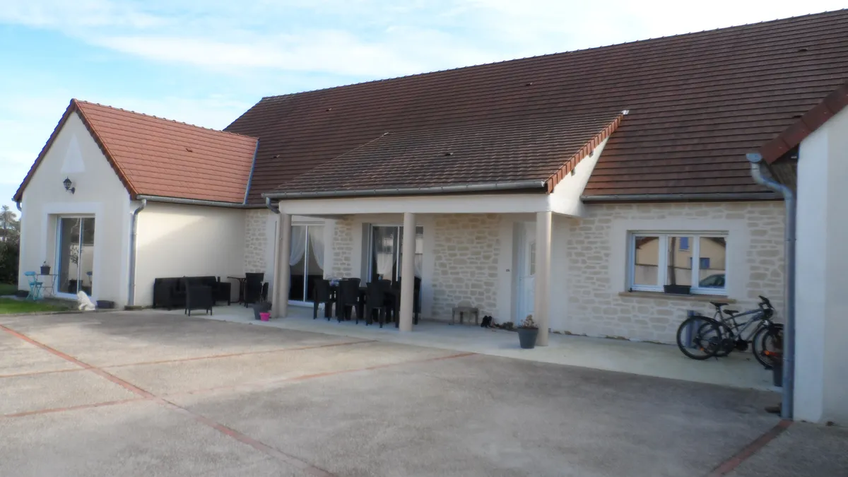 Photo 1