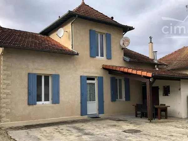 Maison de pays de 148 m2 avec T2 Bis de 48 m2