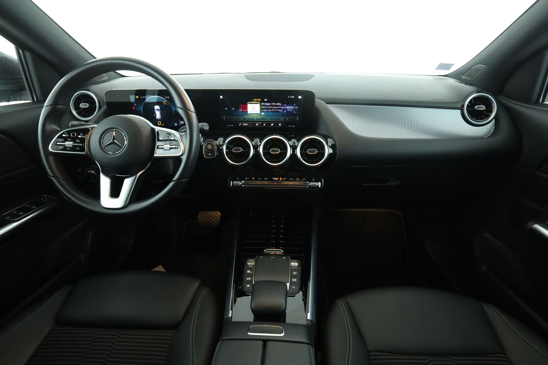 Mercedes-Benz GLA 200 d Progressive Line DCT — photo 11