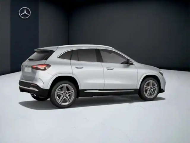 Mercedes Gla 200 d amg line — photo 19