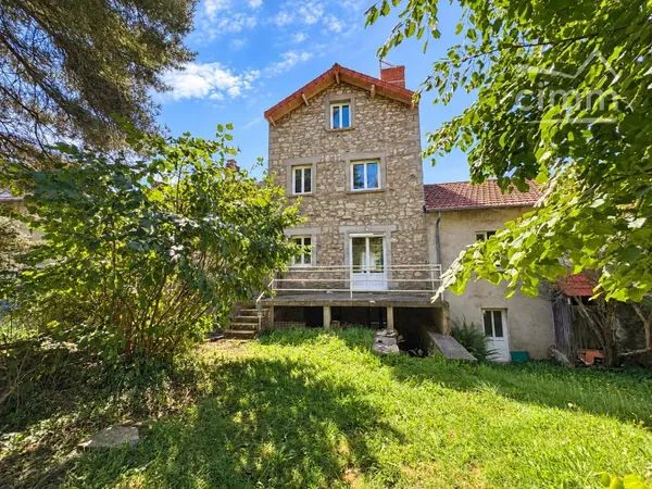 MAISON DE VILLAGE EN PIERRE AVEC JARDIN
