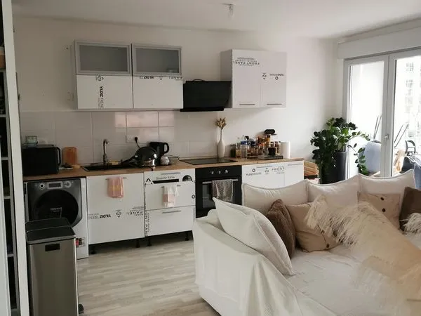Chambre meublée en colocation féminine - Noisy-le-Grand, 5 min RER A - 590 CC