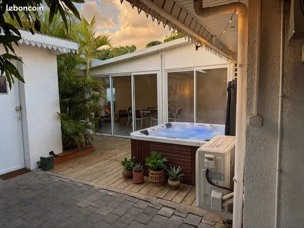 Maison T6 de 200m2 avec jacuzzi et deux garages à louer