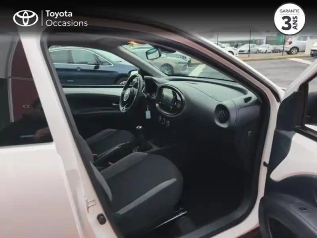 Toyota Aygo x 1.0 vvt-i 72ch dynamic — photo 6