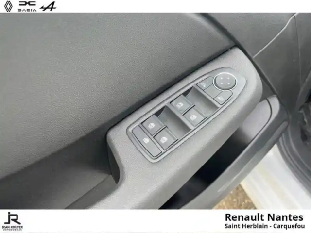 Renault Clio 1.0 tce 90ch evolution — photo 7