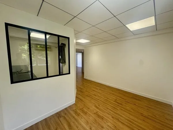 Bureau 3 pièces 88 m²
