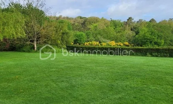 Terrain constructible 838 m²