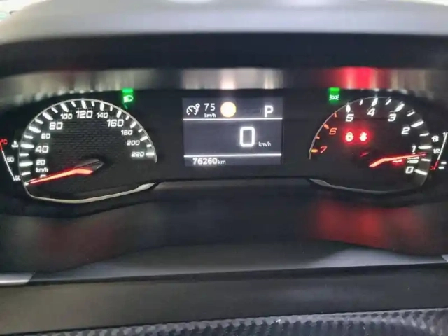 Peugeot 208 puretech 100 s&amp;s eat8 — photo 10