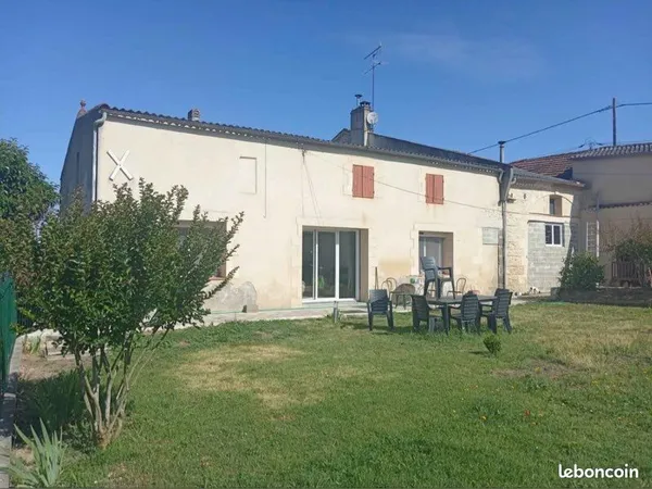 Maison avec dépendances