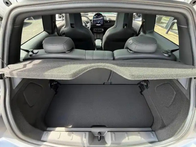 Mini Cooper 3 portes s 204ch jcw dkg7 — photo 2