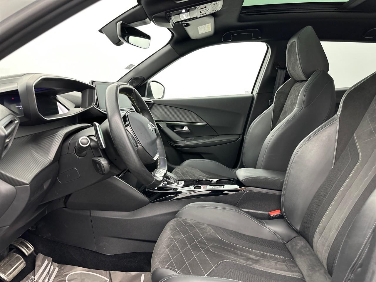 Peugeot 2008 puretech 155 s&s eat8 gt — photo 9