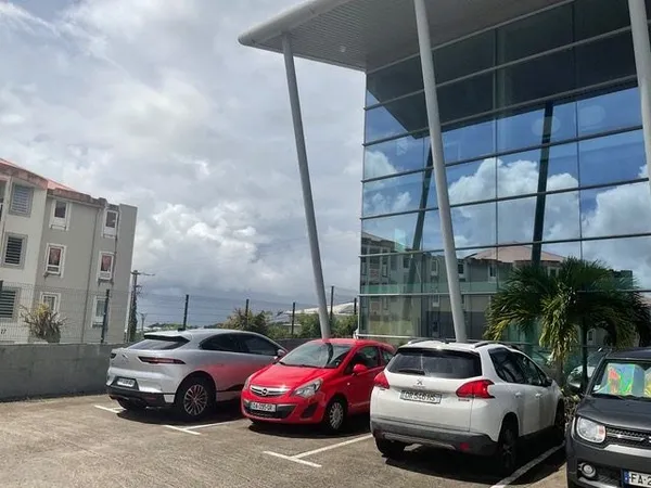 Bureaux 81 m²