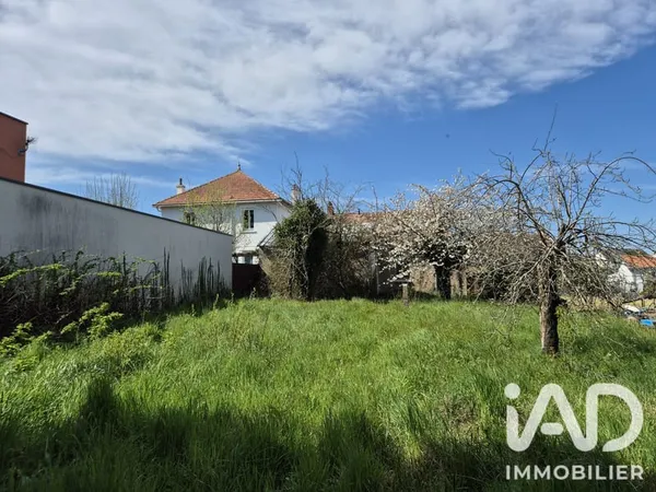 Terrain 755 m²