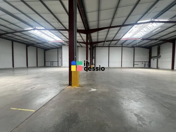 Local d'activité 2431 m²