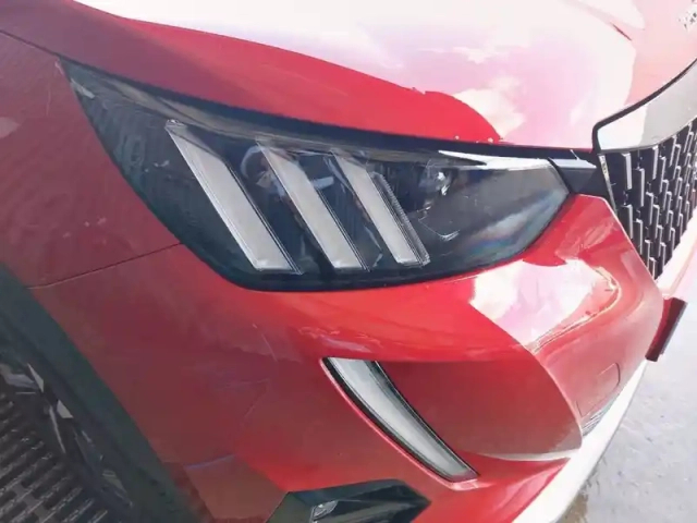 Peugeot 2008 puretech 130 s&amp;s bvm6 — photo 16
