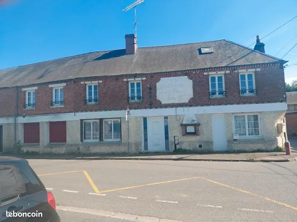 Maison de 250metre carré avec appartement de 56mcarre loue