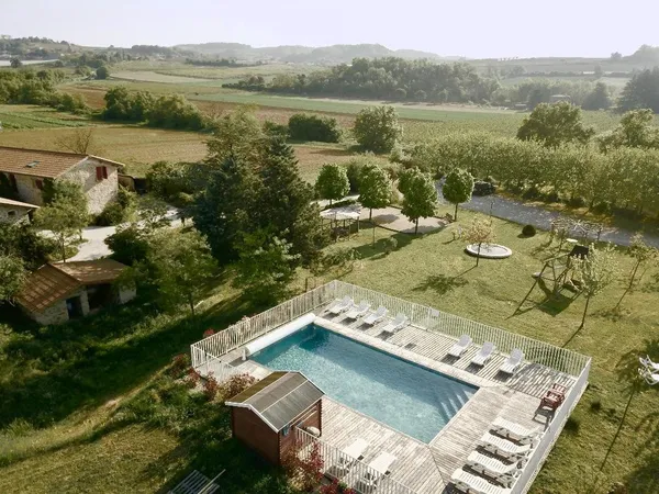 Domaine de caractère avec activité gîtes