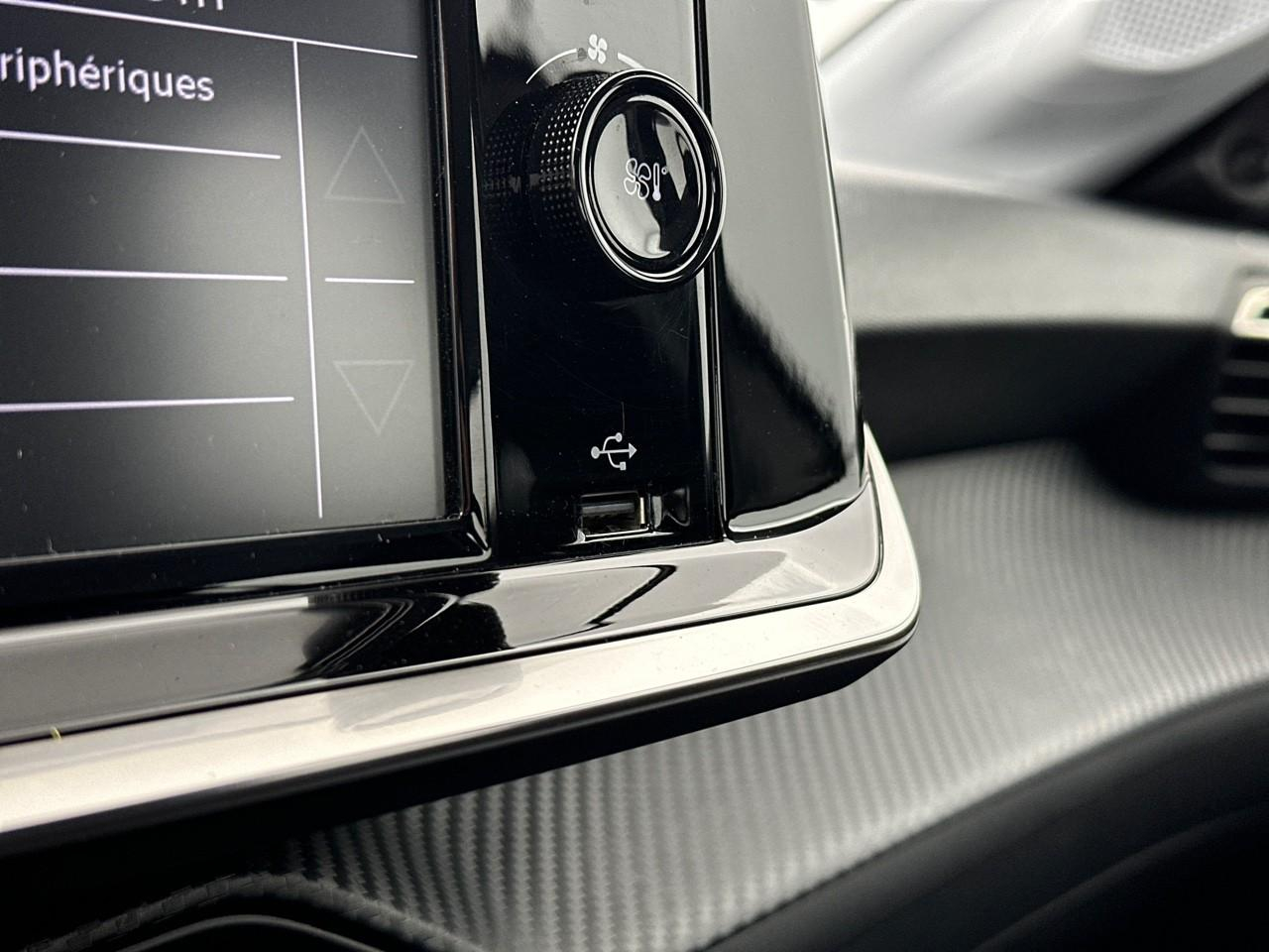 Peugeot 208 puretech 75 s&s bvm5 like — photo 22